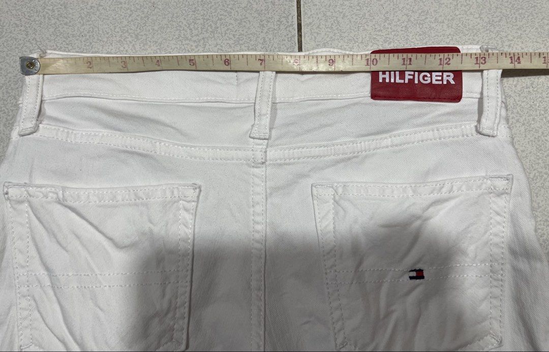 Tommy Hilfiger Walkshort (Category: Babies & Kids Fashion) located in Mandaue City. Submitted by MJ_80 (Listing ID 1464625778, Image 3). Description: Tommy Hilfiger White WalkShort Fits 26-28 Waist See photos for measurements Color ratw & Condition : 9.9/10 Price : 650.