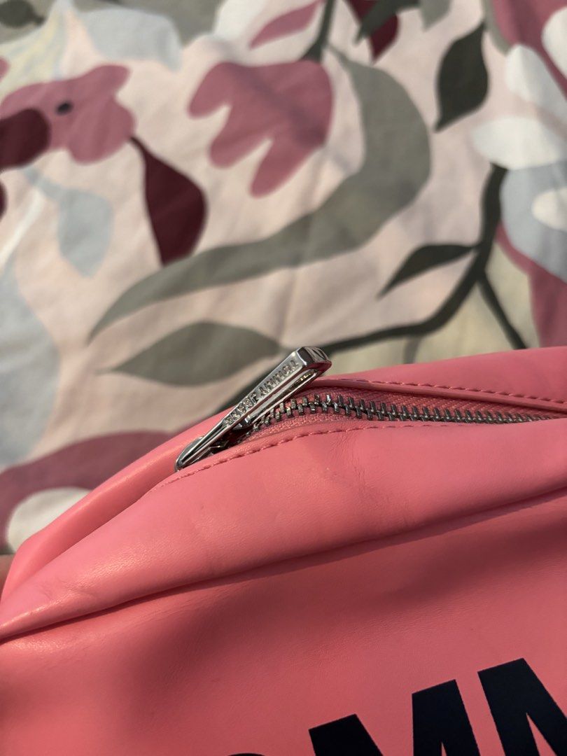 TOMMY JEANS BAG (Category: Cross-body Bags) located in Santa Rosa. Submitted by nelsa (Listing ID 1464586991, Image 3). Description: Orig and bought in italy Slightly used and with slight flaws not noticeable.