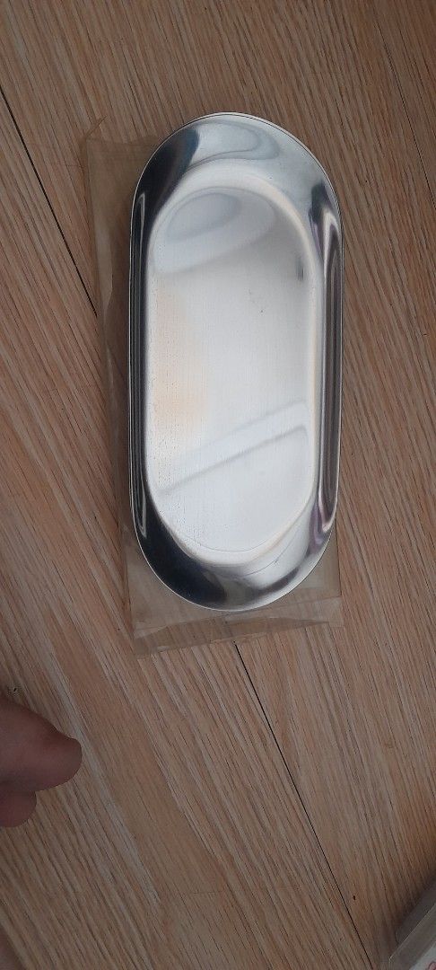Tomoya Silver T? Oval Tray (Category: Dinnerware & Cutlery) located in Bocaue. Submitted by marajapansurplus (Listing ID 1464579343, Image 2). Description: - Brand: Tomoya - Shape: Oval tray - Color: Silver - Condition: Comes in original packaging.