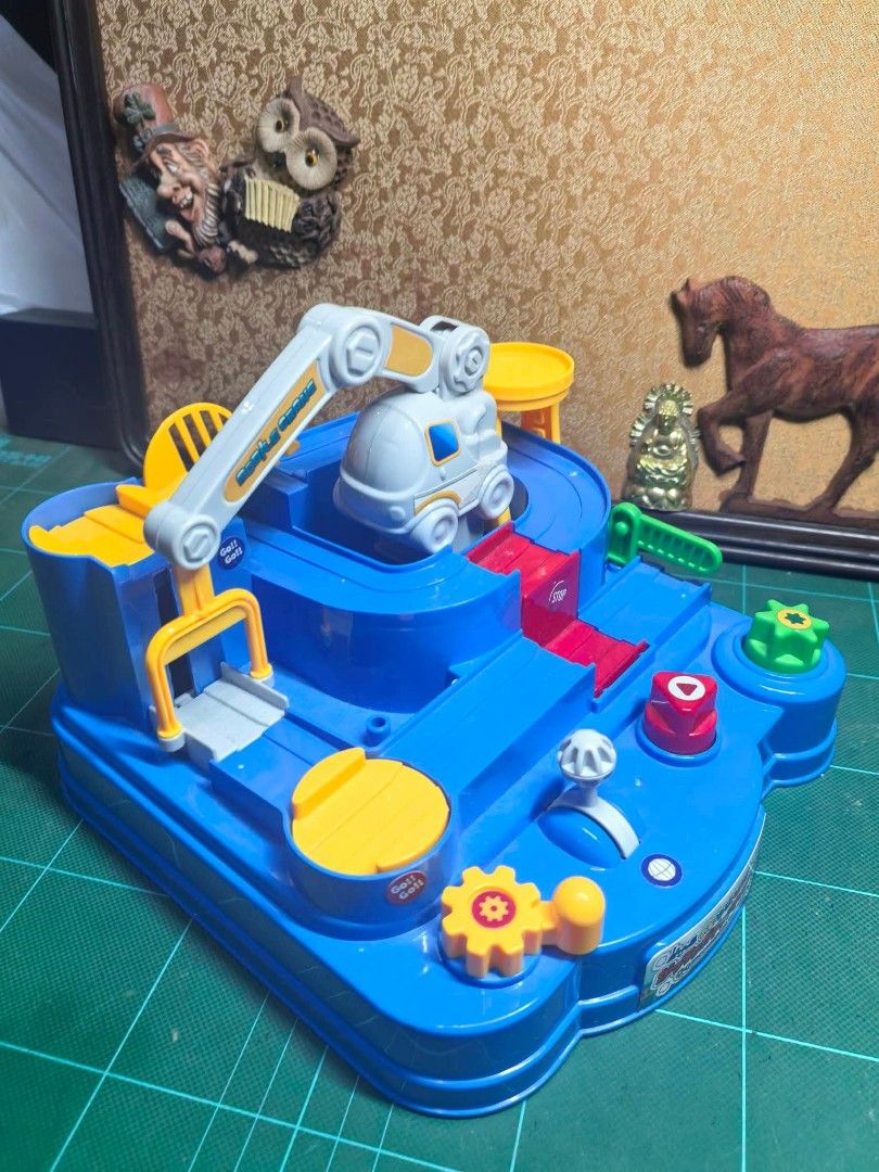Toy Mechanical Car Track Playset (Category: Kids Toys) located in Cebu City. Submitted by dudes_villanueva (Listing ID 1464578424, Image 3). Description: Toy Mechanical Car Track Playset In good working condition - see all pics for overall condition..