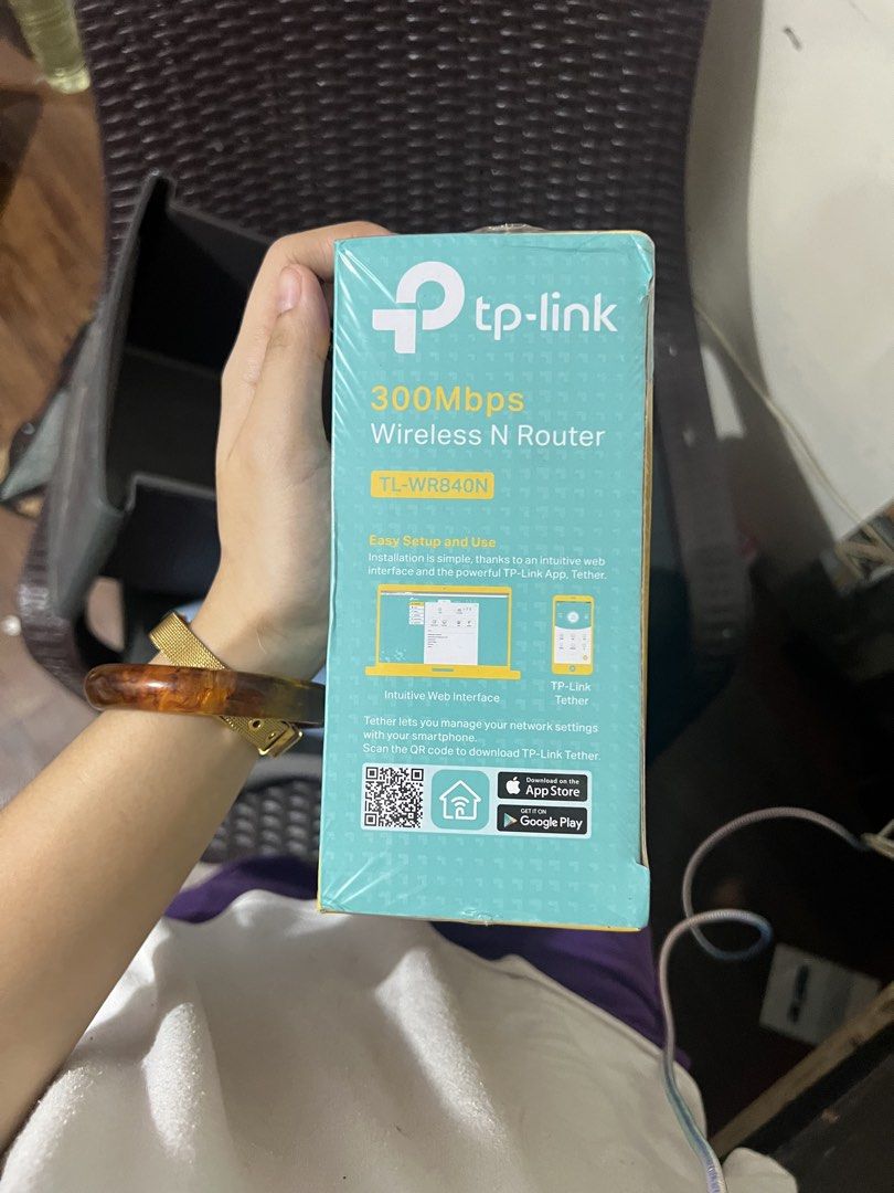 TP-Link TL-WR840N 300Mbps Wireless N Router (Category: Networking) located in Manila. Submitted by Pilarrrrr (Listing ID 1464740196, Image 3). Description: - Model: TP-Link TL-WR840N (300Mbps Wireless N Router) - Color: White with two 5dBi antennas - Ports: 4 fast Ethernet ports and 1 WAN port - Modes: Supports Router, Access Point, Range Extender, and WISP modes - Setup: Easy configuration via web interface or Tether app - Inclusions: Original b