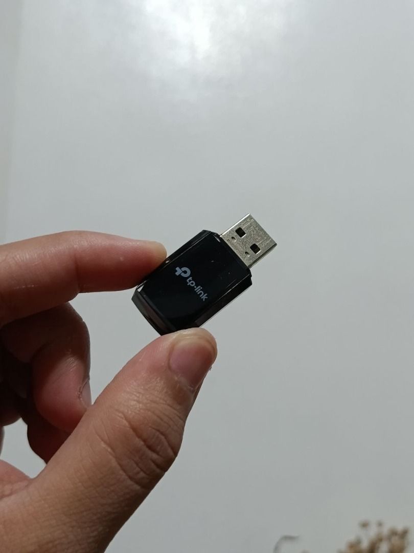 TP-Link USB Wi-Fi Adapter: Archer T3U (Category: Cables & Adaptors) located in Manila. Submitted by eman025oje06395 (Listing ID 1464581181, Image 1). Description: - TP-Link USB Wi-Fi Adapter - Easily connect your computer to a wireless network - Plugs directly into any USB port - Small and portable design - Ideal for desktops and laptops that need Wi-Fi capability.