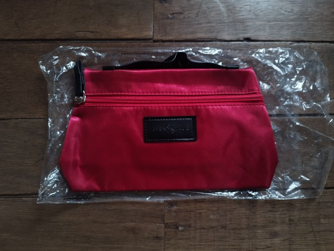 True Handy Cosmetic Pouch (Category: Purses & Pouches) located in Cavite. Submitted by plorb (Listing ID 1464591514, Image 1). Description: True Handy Cosmetic Pouch Brand: Avon Condition: New, unused ₱200.