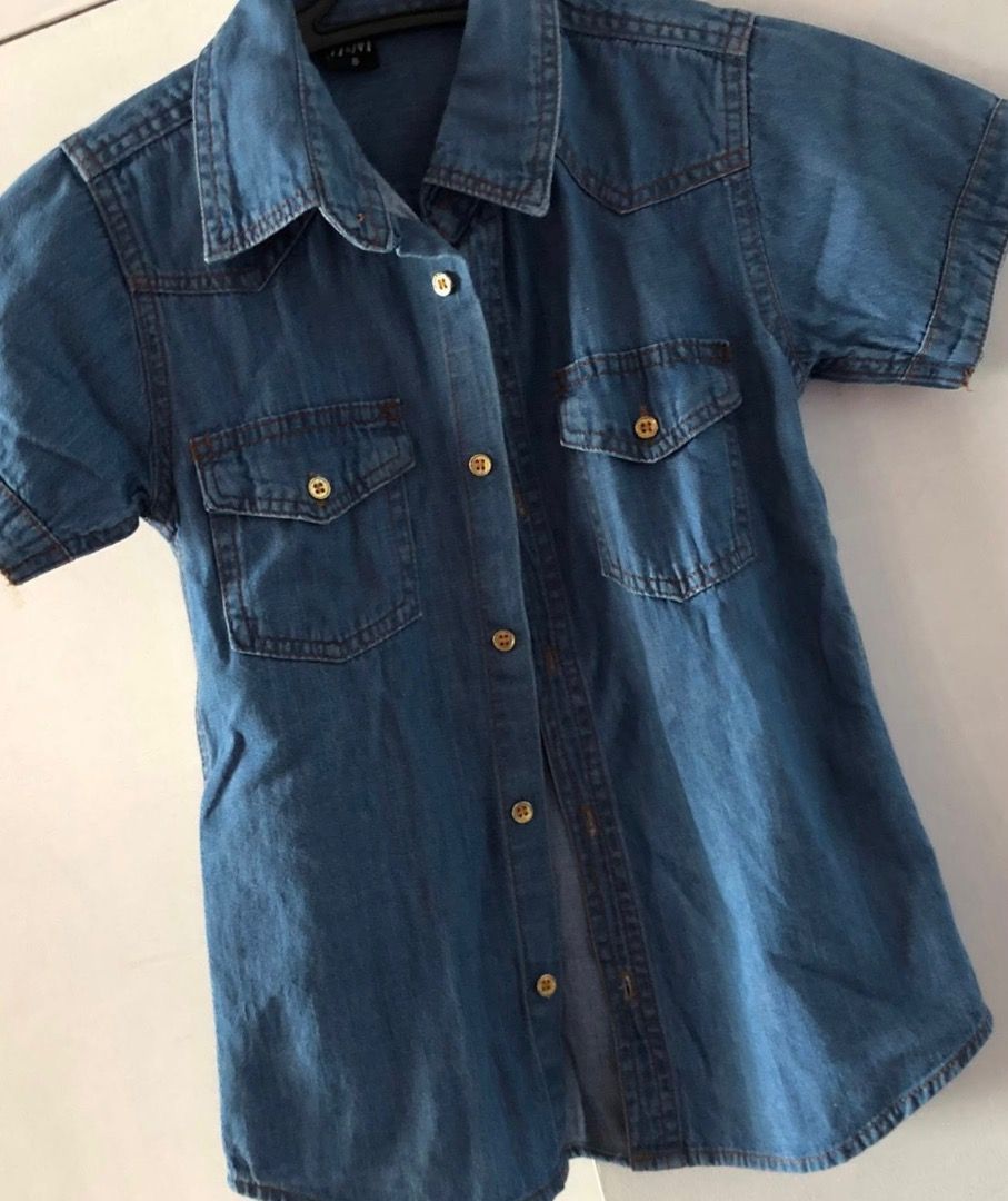[U] H&M - Kids Denim Jacket (Category: Babies & Kids Fashion) located in San Juan City. Submitted by ttanmien (Listing ID 1464643427, Image 3). Description: ⚜️✨⚜️✨⚜️✨⚜️✨⚜️✨⚜️ 💁🏻‍♀️SELLING PRICE: ₱200 Original Price: Above ₱500 💁🏻‍♀️Size: Width x Length = 14 inch x 20 inch Armpit to armpit (width measurement) Shoulders to bottom (length measurement) Tag size: 8 (May fit kids from 6 years old to 8 years old depending on the child built) ⚠️Pleas
