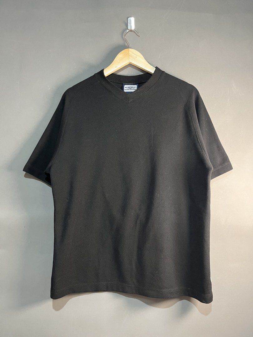 UMBRO (Category: Announcements) located in Palo. Submitted by marllennon (Listing ID 1464673521, Image 3). Description: Free shipping Size on tag: Large W - 21.5 L - 28 Good condition no issue color rate :10/10 Location: Palo leyte .