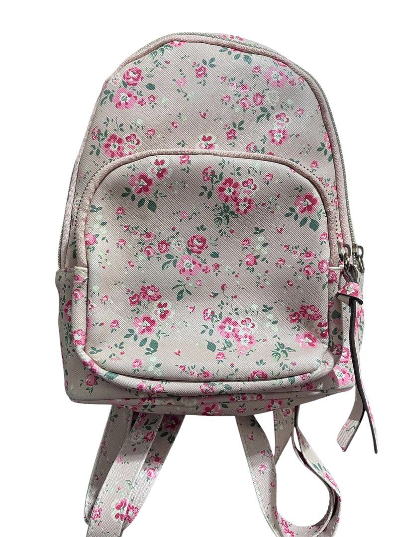 Under1sky US Brand backpack (Category: Backpacks) located in Taguig. Submitted by collectionsbykhrisna (Listing ID 1464632881, Image 1). Description: Original Under1sky United States Brand Backpack.