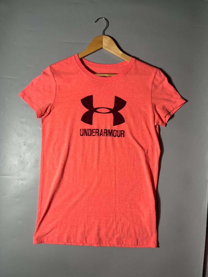 UNDER ARMOUR (Category: Blouses) located in General Santos City (Dadiangas). Submitted by arjay_genita (Listing ID 1464769080, Image 1). Description: Under Armour ‼️Size Xs (18/26) ‼️Excellent condition ‼️Color rate 9.5./10 ‼️No issue.