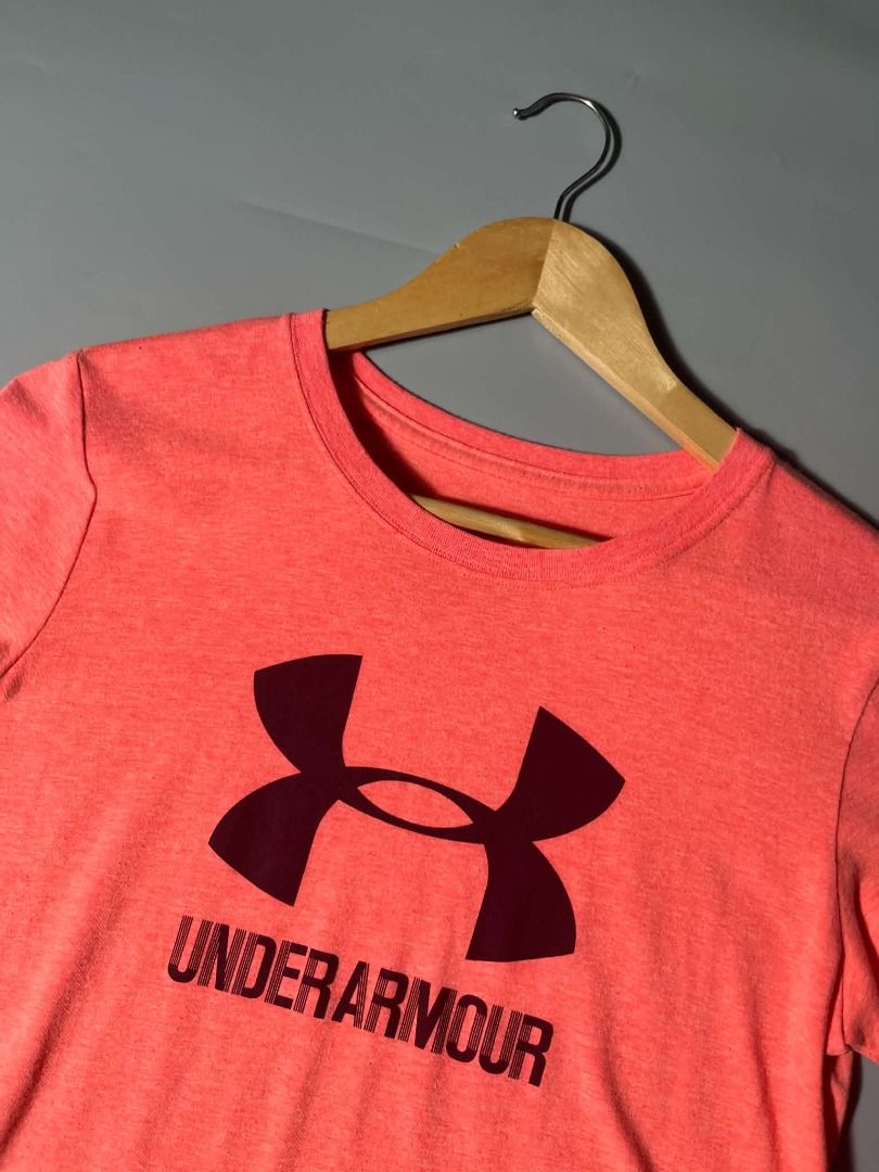 UNDER ARMOUR (Category: Blouses) located in General Santos City (Dadiangas). Submitted by arjay_genita (Listing ID 1464769080, Image 2). Description: Under Armour ‼️Size Xs (18/26) ‼️Excellent condition ‼️Color rate 9.5./10 ‼️No issue.