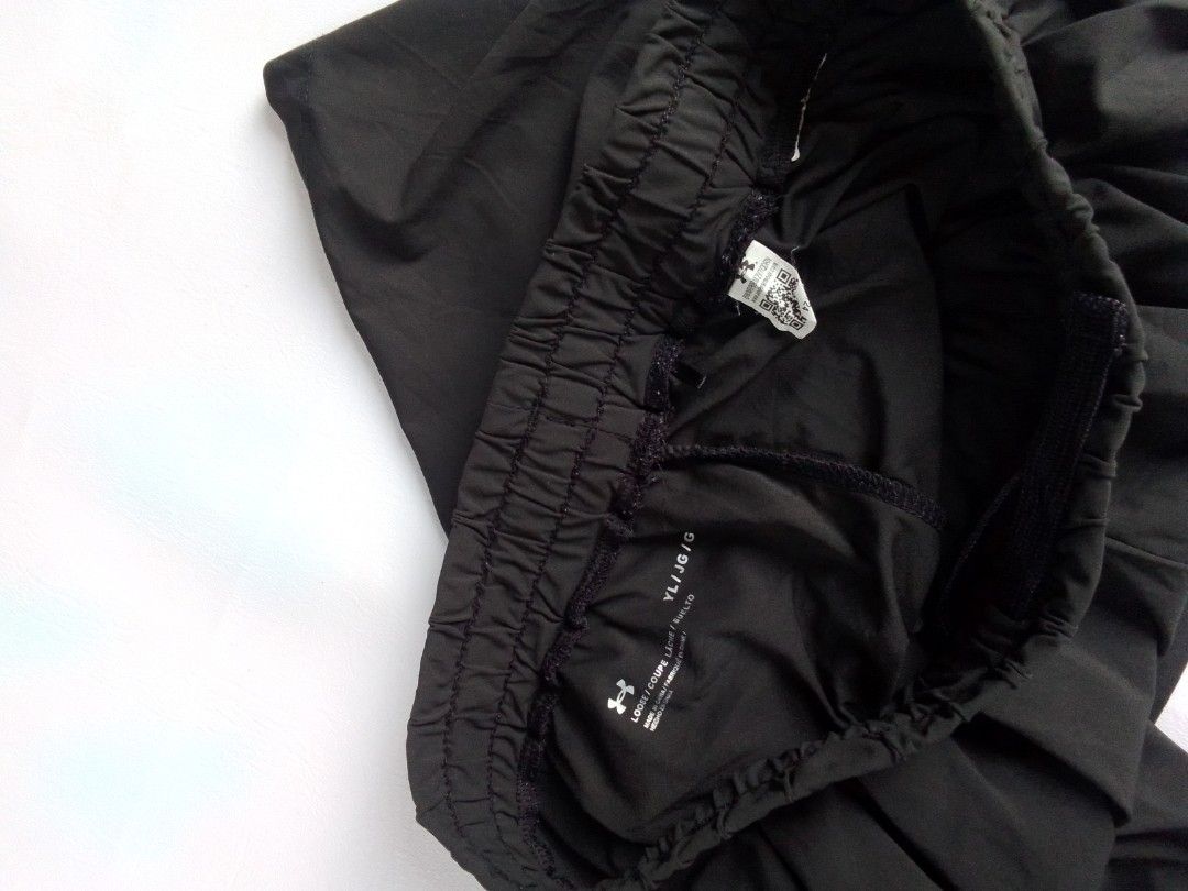 Under Armour Athletic Skirt Short (Category: Skirts) located in Malilipot. Submitted by santosbolofer (Listing ID 1464604250, Image 3). Description: Under Armour Athletic Skirt Short Youth XL Fitting Small womens Waistline 28-40 Length 15 Excellent condition 📍 250 plus sf. Loc. Bicol📌.