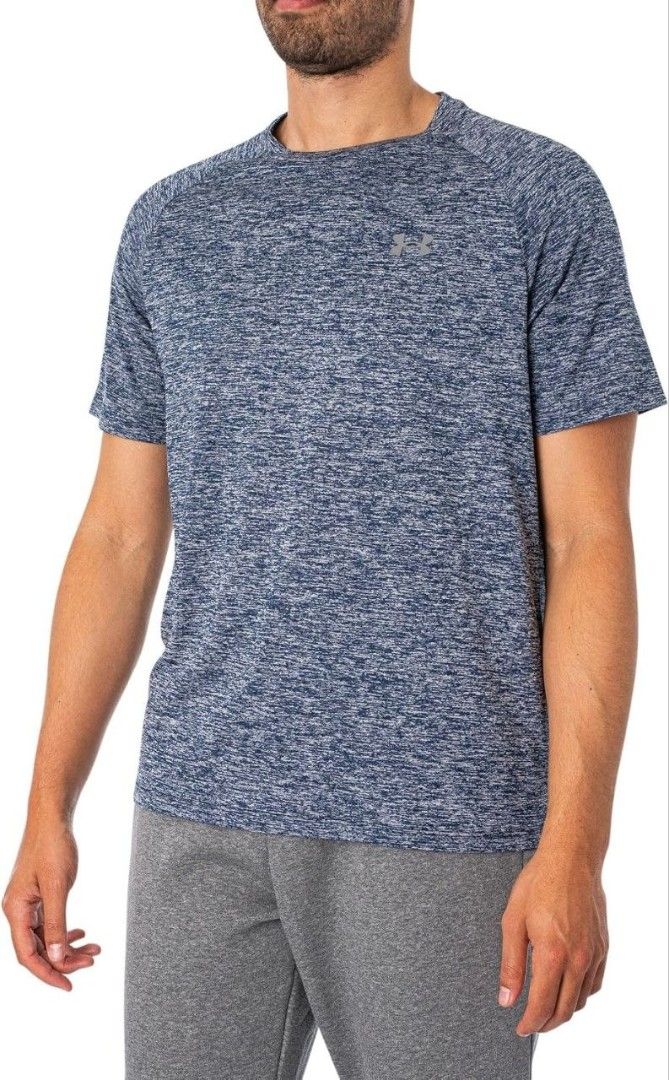 under armour drifit shirt (Category: Activewear) located in Amadeo. Submitted by josephotep (Listing ID 1464638003, Image 1). Description: under armour drifit XL on tag 23.5x27.5-29 as new no issue 400 plus sf loc cavite pm📥.