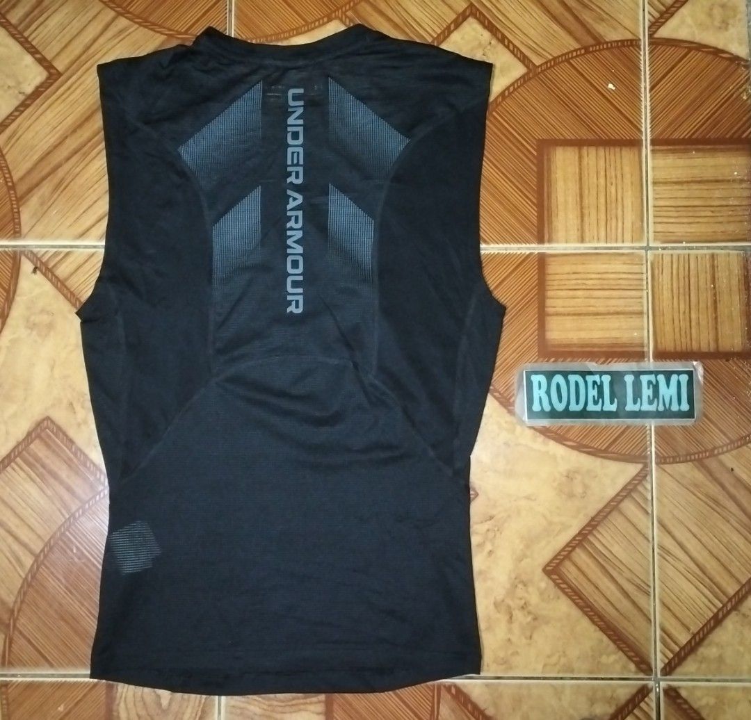 Under armour heat gear (Category: Swim Top & Rash Guards) located in Bulacan. Submitted by ryldeal030912 (Listing ID 1464693232, Image 2). Description: new condition large 17" width 25" lenght.