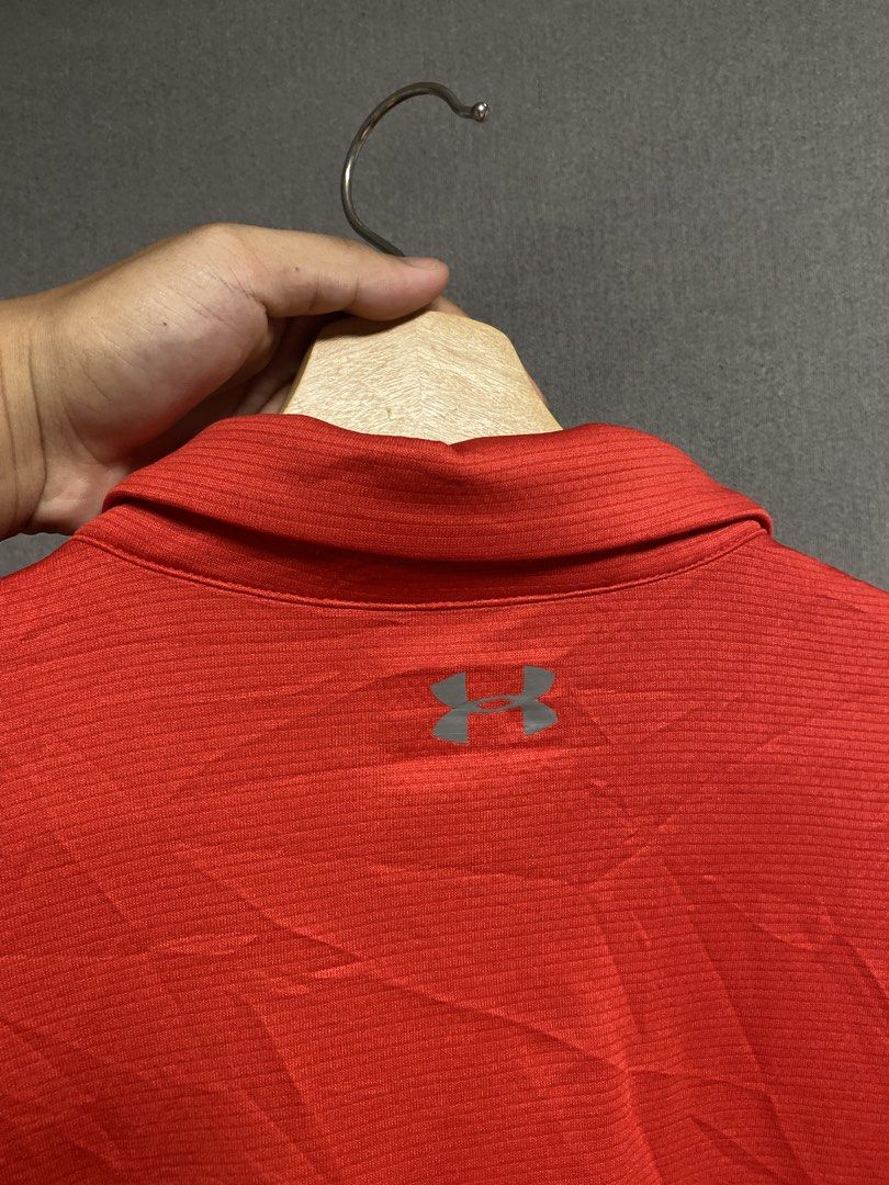 Under armour polo shirt (Category: Tshirts & Polo Shirts ) located in Cabuyao City. Submitted by ukaythriftshirt (Listing ID 1464705169, Image 3). Description: Under armour polo shirt Red Excellent condition Xlarge Dimes 25-31 Color rate 9/10 No issue - 680.