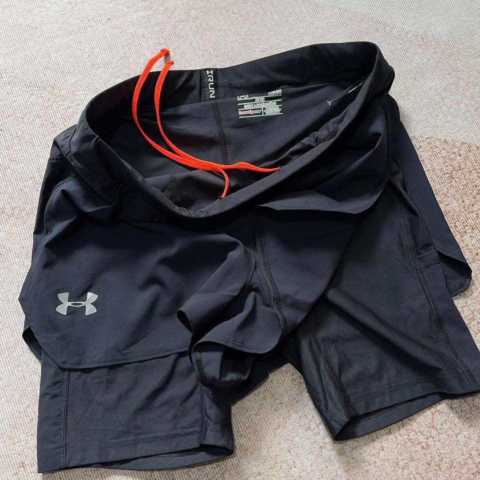 Under armour running short (Category: Activewear) located in Manila. Submitted by justin.jeyeneyshop (Listing ID 1464715020, Image 2). Description: W32-36 L14 With inner, pocket 479.