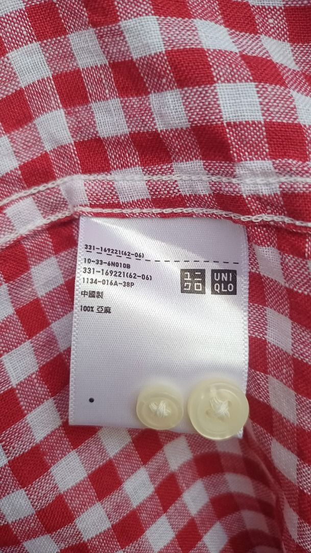 UNI Qlo Linen red checkered longsleeve (Category: Others Tops) located in Davao. Submitted by irisrazona16792 (Listing ID 1464584554, Image 3). Description: Small-Medium frame mall Quality .
