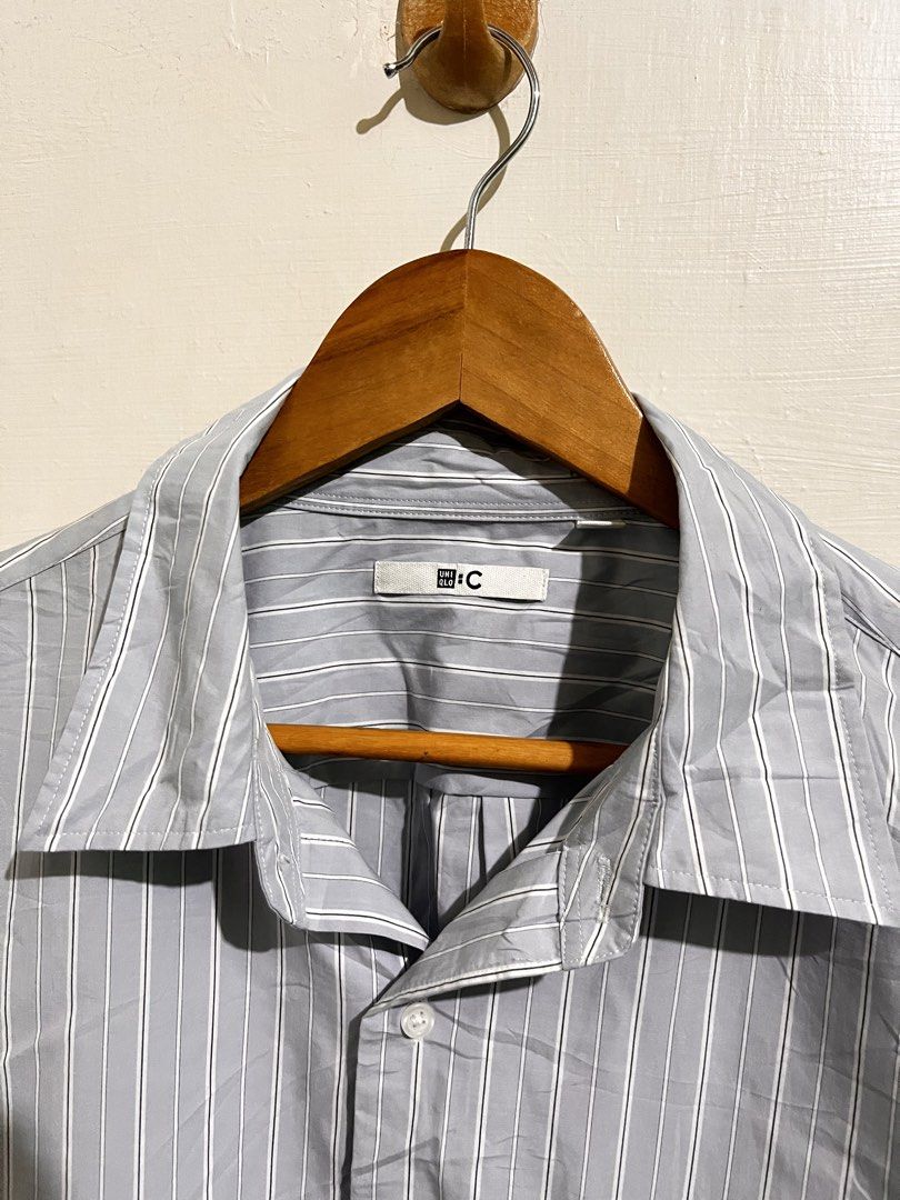 UNIQLO : C (Category: Activewear) located in Sagay. Submitted by jan_arvene (Listing ID 1464672799, Image 3). Description: 📌 Uniqlo C button down long sleeve 29” length 23” width Size large Good condition and color rate No issues Pm.