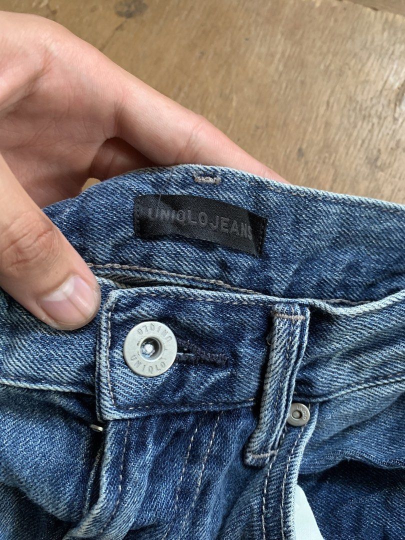 Uniqlo Baggy Pants (Category: Clothes Drying Rack) located in Bacolod City. Submitted by d_archives (Listing ID 1464744696, Image 3). Description: Uniqlo Baggy Pants 28-29 Waist 37 Length 10 Hem Like New 10/10 No Issue .