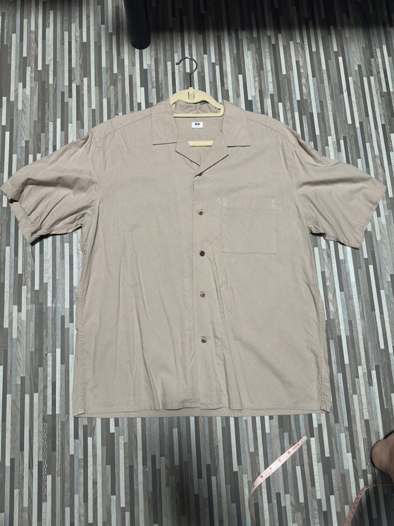 Uniqlo Button Down Polo (Category: Tshirts & Polo Shirts ) located in Manila. Submitted by miguelcajucs (Listing ID 1464613657, Image 2). Description: Large.
