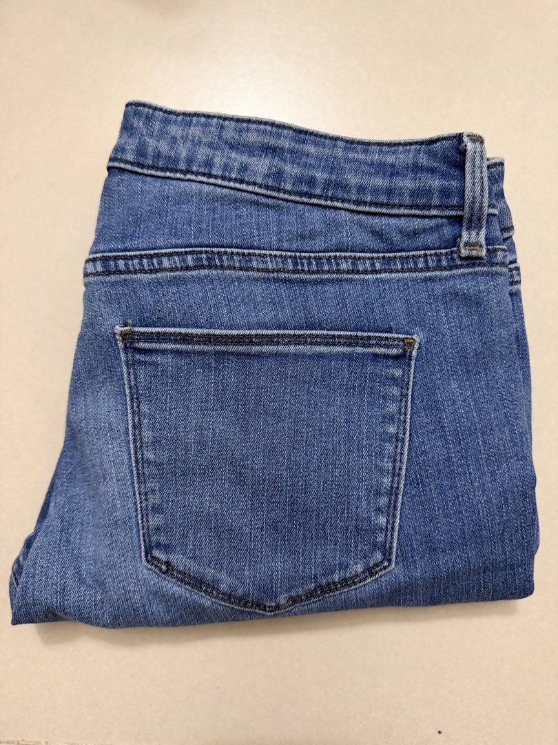 Uniqlo Jeans (Category: Jeans) located in Pasig City. Submitted by silent.finders.keepers (Listing ID 1464703647, Image 1). Description: .