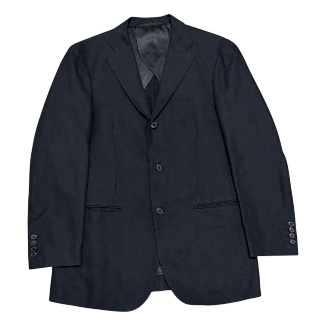 UNIQLO LINEN BLEND BLAZER COAT JACKET (Category: Coats, Jackets and Outerwear) located in Dinalupihan. Submitted by aizzeestuffs (Listing ID 1464687998, Image 1). Description: Length:31" Width:22" Shoulder:18" Sleeves:25" Color may vary due to lighting. Pm for more Details. Old Money Luxury Designer..