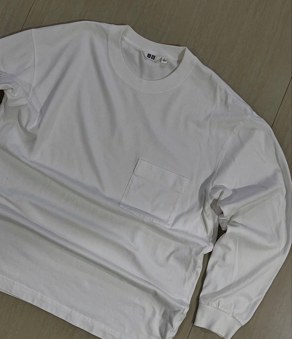 UNIQLO LONGSLEEVE (Category: Hoodies) located in Manila. Submitted by corewear.ph (Listing ID 1464587751, Image 2). Description: 🔻DETAILS🔻 Uniqlo long sleeve L (on tag) L: 27”| W: 24” Color rate: 10/10 Condition: 10/10 Issue/s: re wash.