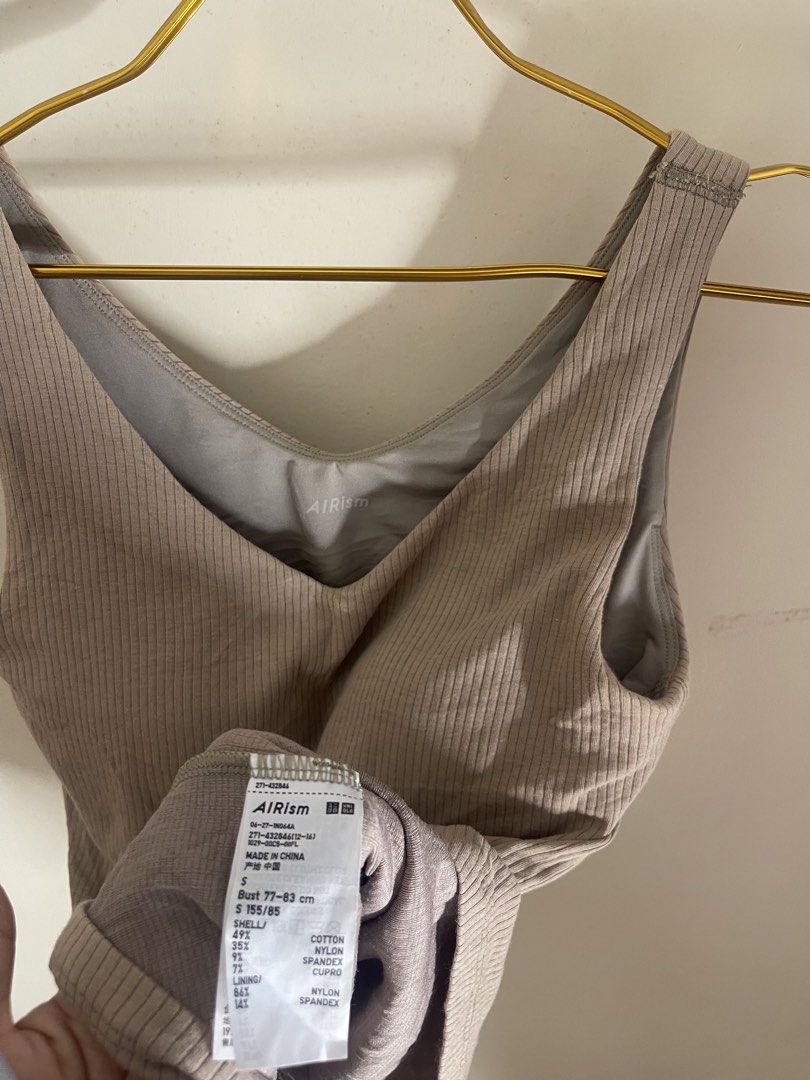 Uniqlo padded S/m gc13 (Category: Sleeveless) located in Baguio. Submitted by affordaprice_2600baguio (Listing ID 1464570868, Image 2). Description: .