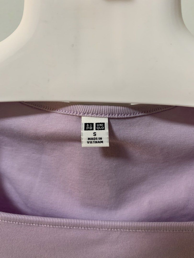 Uniqlo Square Neck (Category: Blouses) located in Marikina City. Submitted by x1nya (Listing ID 1464629327, Image 2). Description: .