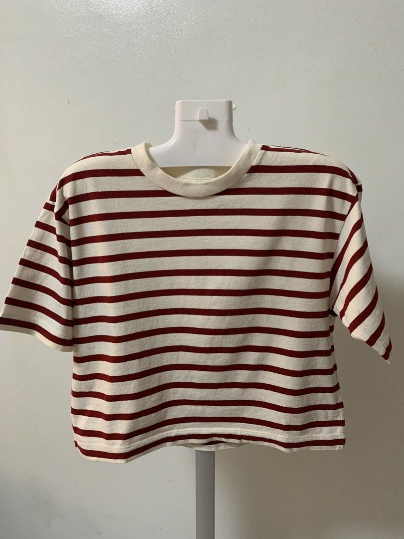 Uniqlo Striped Shirt (Category: Shirts) located in Marikina City. Submitted by x1nya (Listing ID 1464631376, Image 1). Description: - fits s-m.