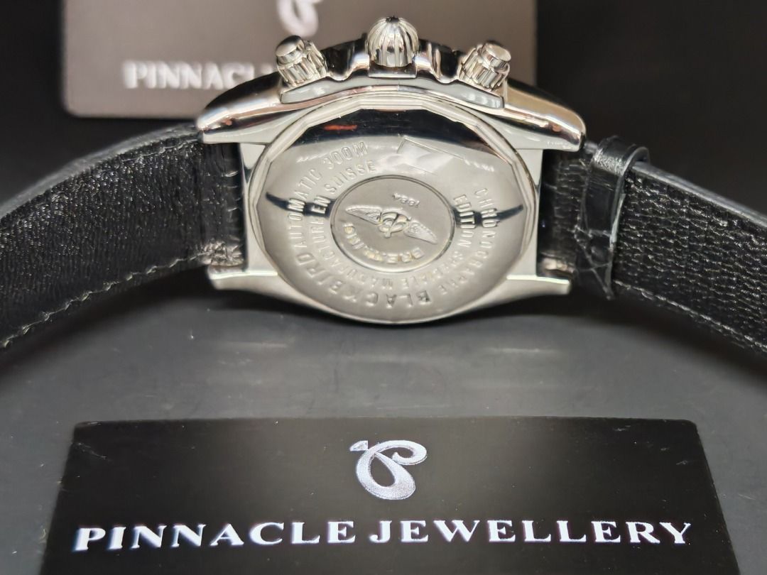 USED BREITLING A44359 Crosswind Special （分類：手錶）位於 Hong Kong。 由 pinnaclej 提交（商品編號 1464627505，圖片 3）。簡介： ＜⌚️ 中古 <Pre-owned>＞＜無證書＞ 💰售價 Price: HKD $16500 (網上專屬價 Web-only Price) 🛑Brand: BREITLING 🛑Series: Crosswind Special - 44mm 🛑Model: A44359 🛑Conditions 狀況: 85%（有明顯使用痕跡） 🪪保養卡 Card :❌ 📦原裝盒 Box :❌ 📍購入日期 Purchase Date : N/A 🔔介紹 Comments : 44mm不鏽鋼錶殼，黑面三眼計時佈局，大日期顯示清晰易讀。螺旋鎖定計時按鈕防止潛水時意外啟動，單向旋轉錶圈實用可靠。COSC天文台認證自動上鏈機芯，100米防水。配黑色皮帶，停產Windrider系列，單錶入手，鍾