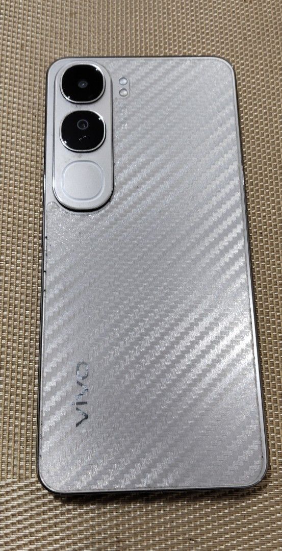 V40 Lite 8+8g/256g (Category: Vivo) located in Rizal. Submitted by reese511 (Listing ID 1464676857, Image 2). Description: No issue Rfs: Upgrade Unit,Case,Replacement charger, Tg Installed.