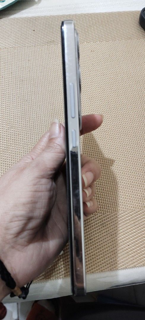 V40 Lite 8+8g/256g (Category: Vivo) located in Rizal. Submitted by reese511 (Listing ID 1464676857, Image 3). Description: No issue Rfs: Upgrade Unit,Case,Replacement charger, Tg Installed.