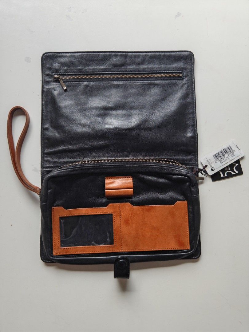 Valenca Japan Real Leather Clutch Bag (Category: Belt bags, Clutches and Pouches) located in Cavite. Submitted by zekesfinds (Listing ID 1464613620, Image 2). Description: .