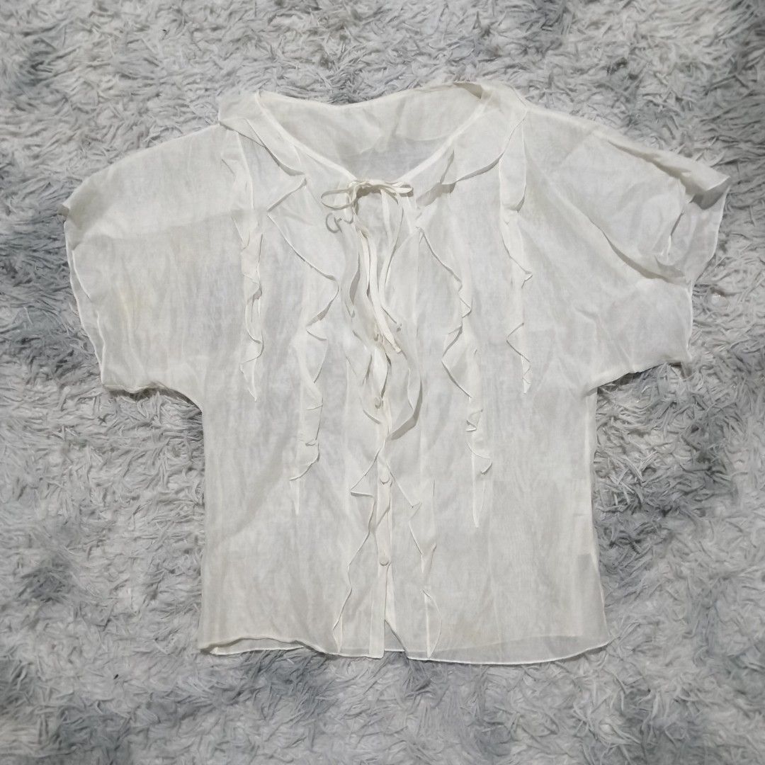 VALENTINO ROMA (Category: Blouses) located in Dasmarinas. Submitted by oneofakind_98 (Listing ID 1464707486, Image 1). Description: VALENTINO ROMA - Silk - Button down - Laces Measurement when Iaid flat Size 40 on tag 18 inches armpit to armpit 24 inches length 10 inches shoulder/sleeve 1000 shipped via JNT.