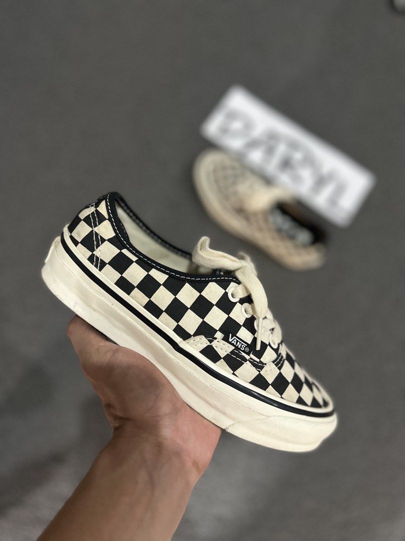 Vans Authentic Reissue 44 “Checkerboard” (Category: Sneakers) located in Manila. Submitted by darylthegw17607 (Listing ID 1464670810, Image 1). Description: Vans Authentic Reissue 44 “Checkerboard” Size on tag: 5.5 Womens / 35 Eur / 22 Cm Condition: As new .