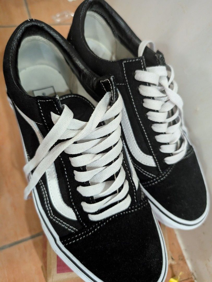 Vans Old Skool Black White Suede Canvas Sneakers (Category: Sneakers) located in Pasig City. Submitted by dolcevita11 (Listing ID 1464570355, Image 1). Description: - Classic Vans Old Skool sneakers - Black suede and canvas upper - Iconic white side stripe - White laces and sole - Perfect for everyday wear -Size US 8.5 -Original .