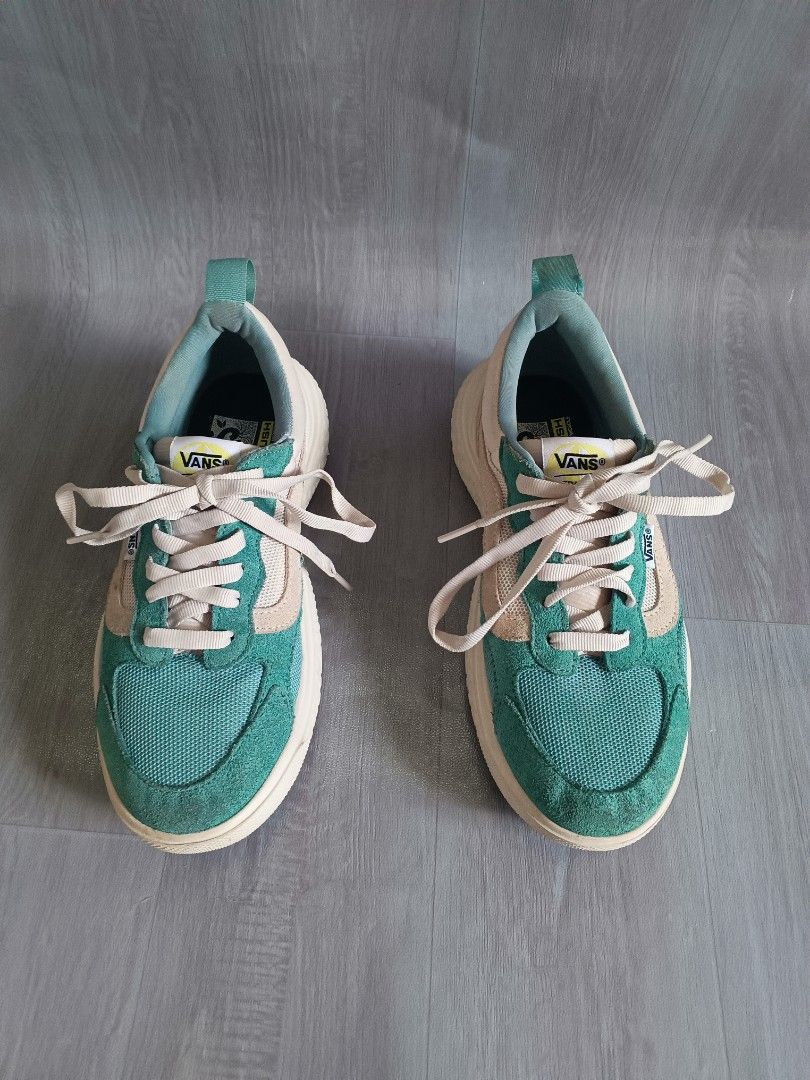 Vans Ultrarange neo (Category: Sneakers) located in Las Pinas. Submitted by ivantolentino (Listing ID 1464668948, Image 1). Description: vans ultra range neo vr3 beige green Us men:6.5 Us women:8 pm lng sa interested las piñas area.