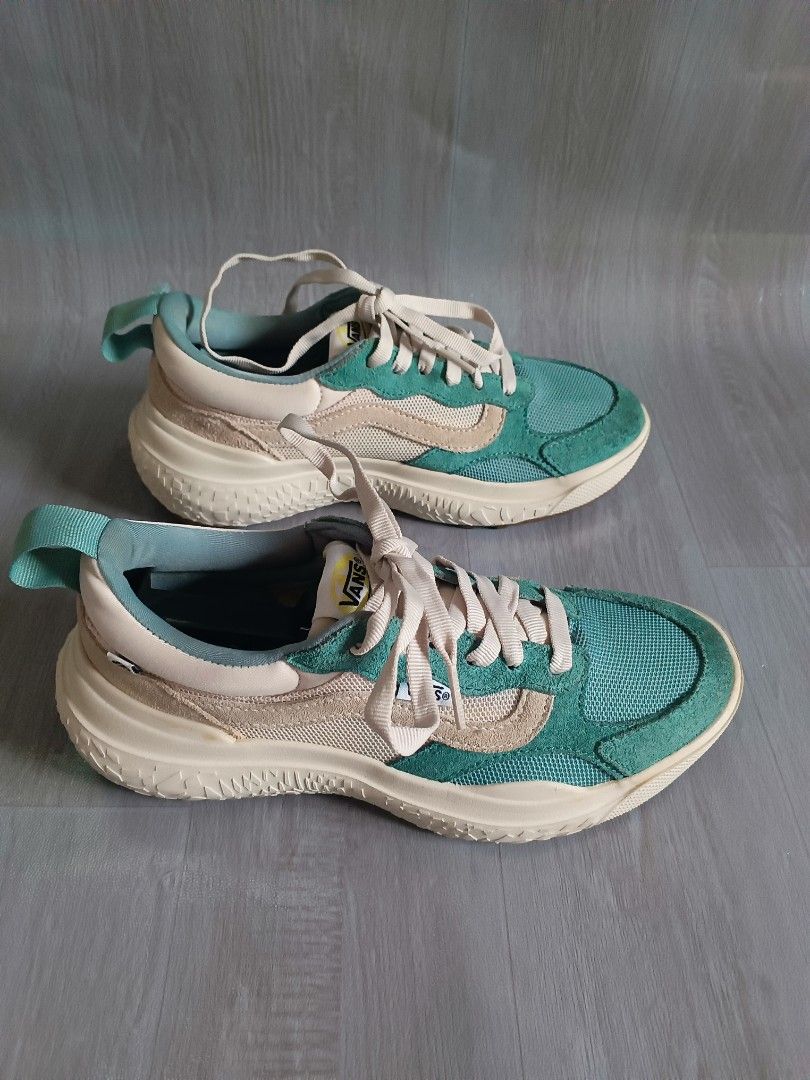 Vans Ultrarange neo (Category: Sneakers) located in Las Pinas. Submitted by ivantolentino (Listing ID 1464668948, Image 2). Description: vans ultra range neo vr3 beige green Us men:6.5 Us women:8 pm lng sa interested las piñas area.