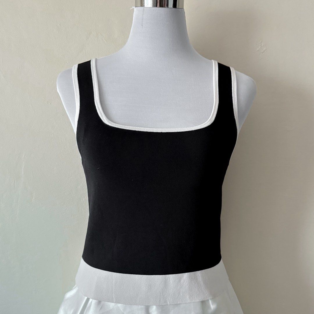 Vero Moda Ribbed Knit Top (Category: Others Tops) located in Antipolo. Submitted by rosywardrobe (Listing ID 1464621985, Image 2). Description: 🎀 MAKE READING A HABIT 🎀 • No order form, no reservation! • Strictly 1 day reservation • Payment first before order processing • No return, No exchange • Don’t make an offer if you’re not 100% sure • No shipping every weekends — PAYMENT CHANNELS — • GCash • Gotyme • Maya • BDO • BPI • Unionbank — DELIVE