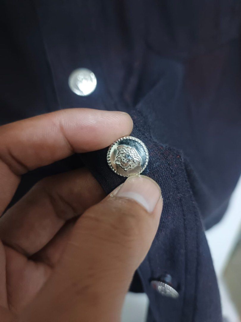 VERSACE (Category: Longsleeves) located in Dasmarinas. Submitted by jessputrages (Listing ID 1464752299, Image 3). Description: For sale Versace Excellent condition No issue 650 plus shipping fee Pm for more details.