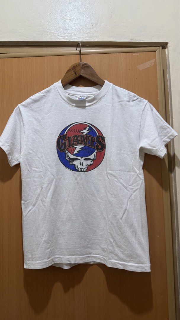 Vintage 90’s Greatful Dead x Giants (Category: Tshirts & Polo Shirts ) located in Makati City. Submitted by renkill (Listing ID 1464654948, Image 1). Description: Hanes tag 17x23 1 pinhole at hem Single stitch all over Very good condition .