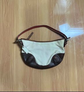 (Category: ) located in . Submitted by senggggg. (Listing ID 1464708598, Image 1). Description: .