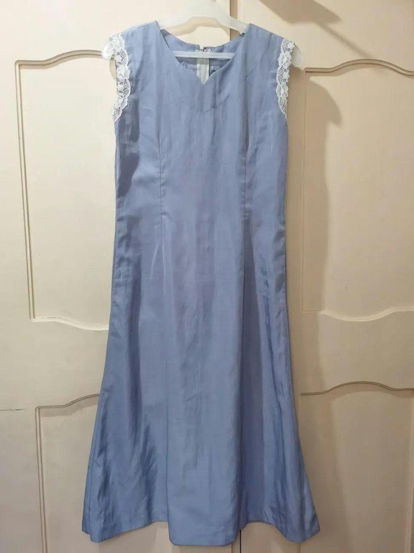 Vintage Cornflower Blue Lace Maxi (Category: Dresses) located in Caloocan City. Submitted by oddforest_3f98ed (Listing ID 1464636616, Image 2). Description: Vintage Cornflower Blue Lace Maxi ✨ Size: Fits Medium (Length: 43") Details: V-neckline, sleeveless with lace trim, and a long, flowing maxi length. Custom-tailored. Condition: 10/10 Excellent vintage condition..