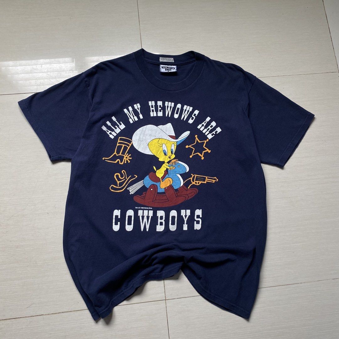 VINTAGE LOONEY TOONS DATED 1993 (Category: Tshirts & Polo Shirts ) located in Cebu City. Submitted by kklez (Listing ID 1464623359, Image 1). Description: - MONEY DIMES 23 x 30 - Issue: Pinholes - 9.7/10 COLOR RATE.