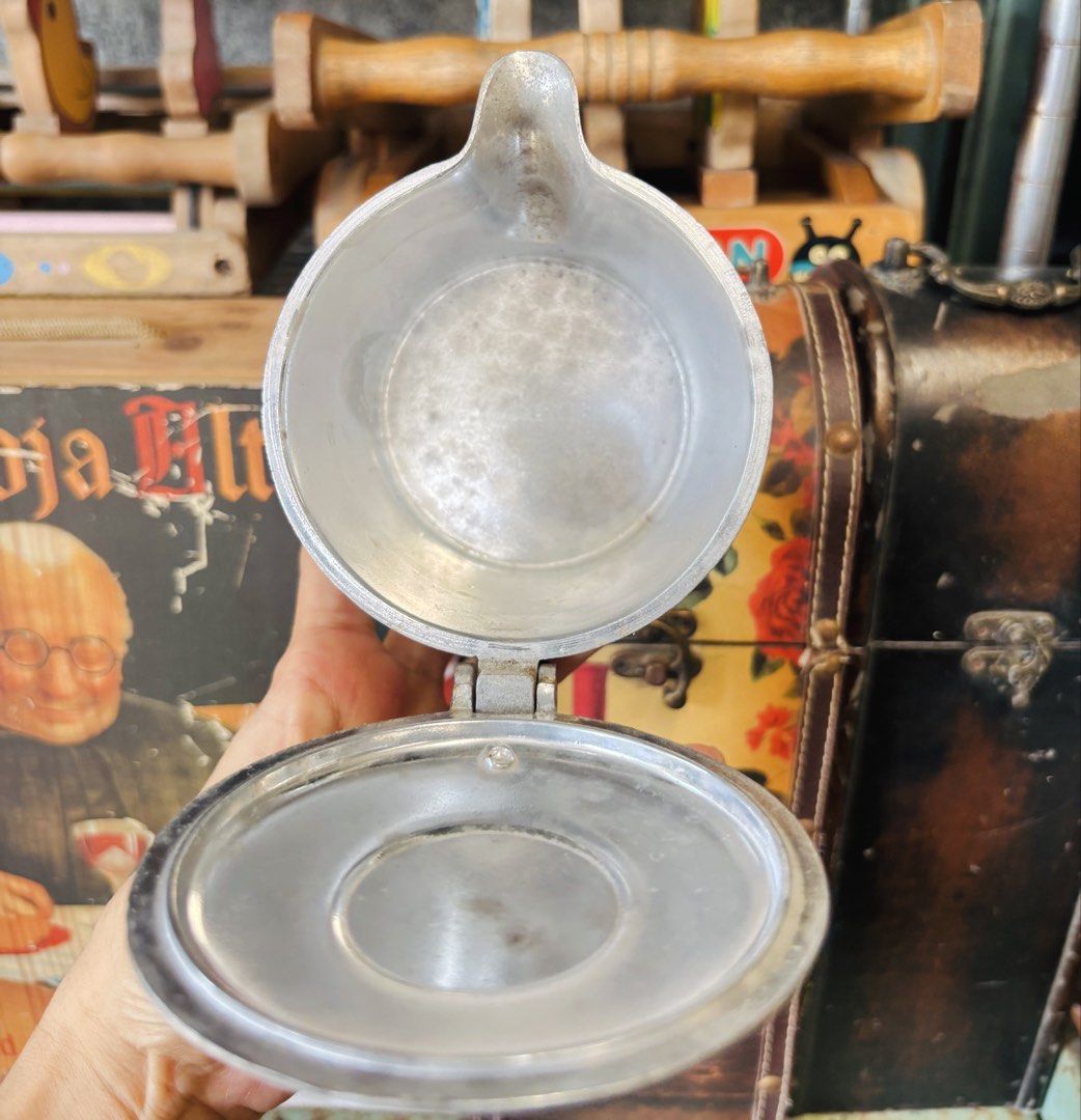 Vintage pot (Category: Coffee & Tea Tableware) located in Dapitan. Submitted by clarisasan19348 (Listing ID 1464574556, Image 2). Description: .
