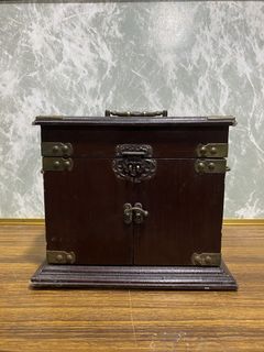 (Category: ) located in . Submitted by chebvintagedepot (Listing ID 1464675425, Image 1). Description: .