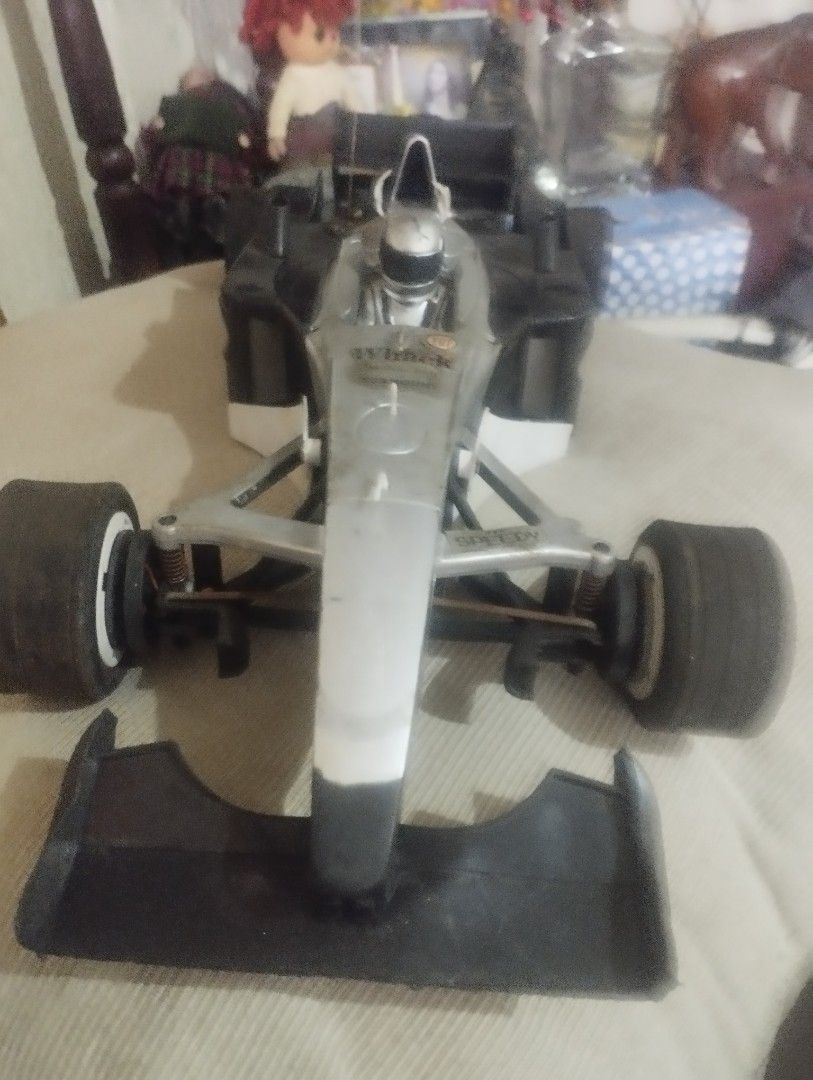 VINTAGE TOY CAR BIG SIZE (Category: Vehicle & Diecast Models) located in Mandaluyong City. Submitted by LEATHERFACE (Listing ID 1464580321, Image 2). Description: - Sleek, silver F1-style race car - Features black accents for a sporty look - Includes a driver figure inside - Ideal for both display and active play - Ready for its next owner!.