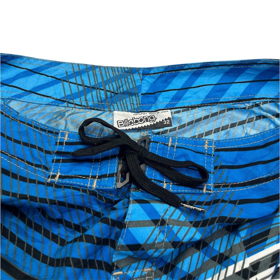 Vintage Y2k Billabong Board Short (Category: Shorts) located in Cadiz. Submitted by balatik_outdoor7thrift (Listing ID 1464725598, Image 2). Description: Vintage Y2k Billabong Board Short As New Condition Size 32 Waistline (Width-32 to 34), (Length-21.5) 9.5/10 Color Rate Issue/s: None Negros Occidental📍 Shipping via J&T🚚.