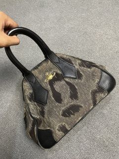 (Category: ) located in . Submitted by cozy_thrifting (Listing ID 1464599109, Image 1). Description: .