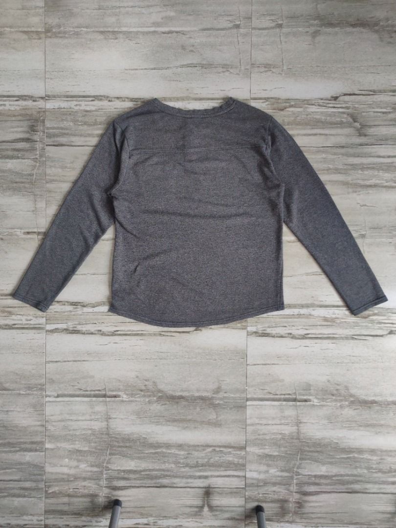 Volcom Grey Long Sleeve Henley Shirt - Small (Category: Tshirts & Polo Shirts ) located in Caloocan City. Submitted by jericoespi (Listing ID 1464588133, Image 2). Description: Size in inches: 19 width 25.5 length No alterations Loc: Dasma Cavite MOP: Gcash.
