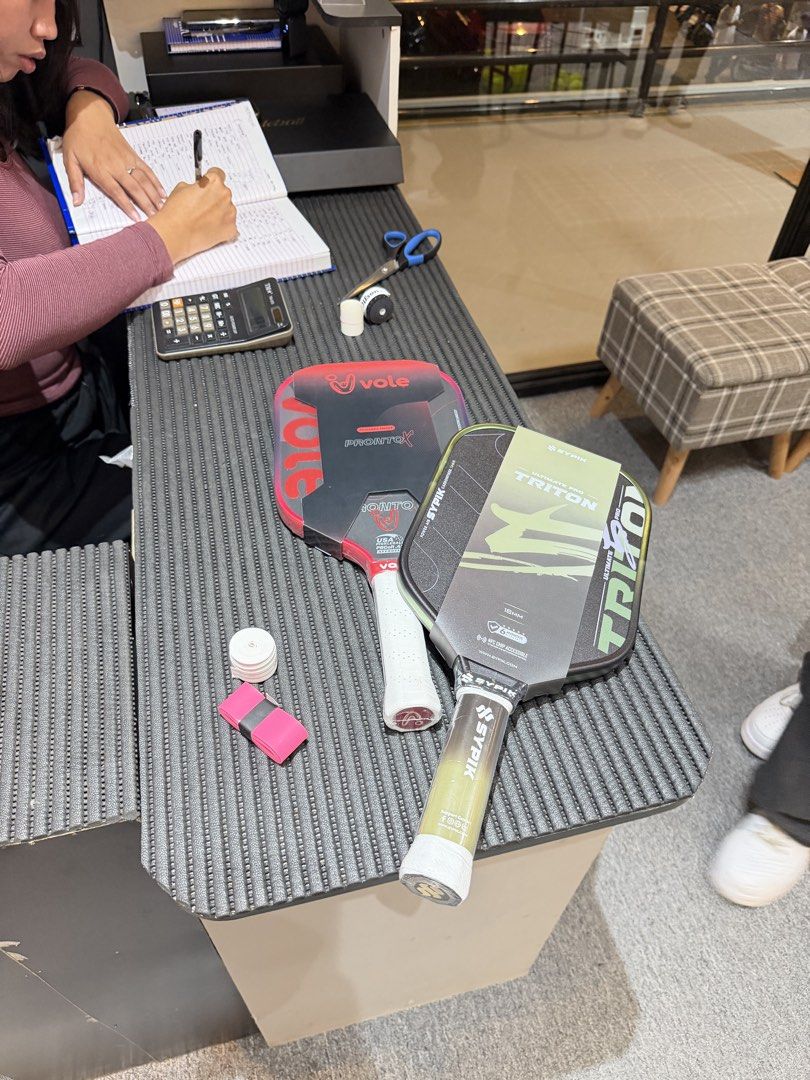VOLE PRONTO X (RED) (Category: Racket and Ball Sports) located in Manila. Submitted by shantherabbit (Listing ID 1464723152, Image 1). Description: Never been used, with plastic, overgrip not yet installed.