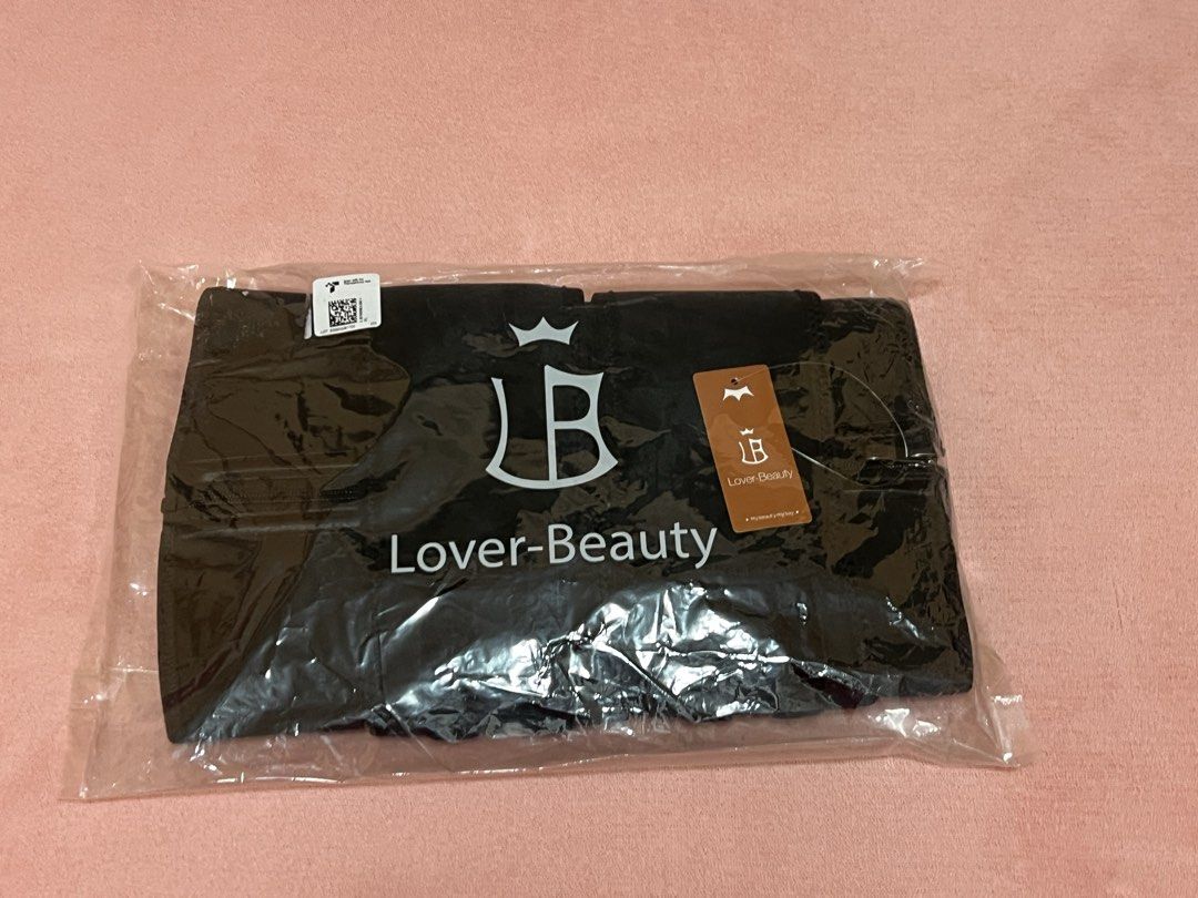 Waist Trainer Belt (Category: Activewear) located in Batangas. Submitted by alaisaampa7513 (Listing ID 1464575670, Image 1). Description: - Brand: Lover-Beauty - Color: Black - Size: XL - Feature: Zipper + Adjustable velcro straps for a snug fit - Benefits: Helps with posture and waist shaping - Usage: Great for workouts or everyday wear - Qualities: Comfortable and effective.